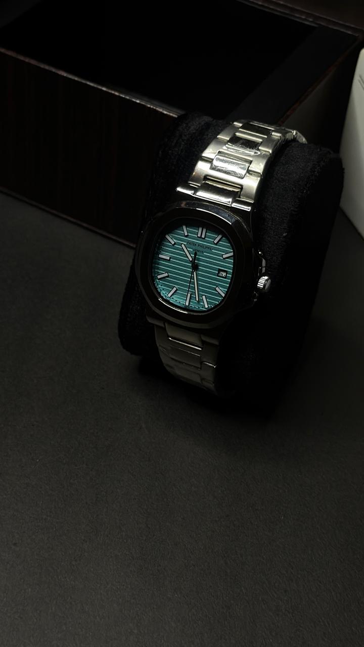 Patek Philippe Nautilus – Tiffany Blue & Steel