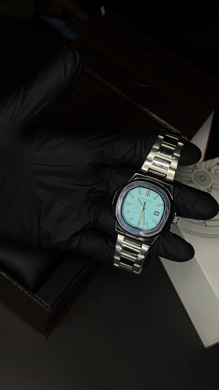 Patek Philippe Nautilus – Tiffany Blue & Steel